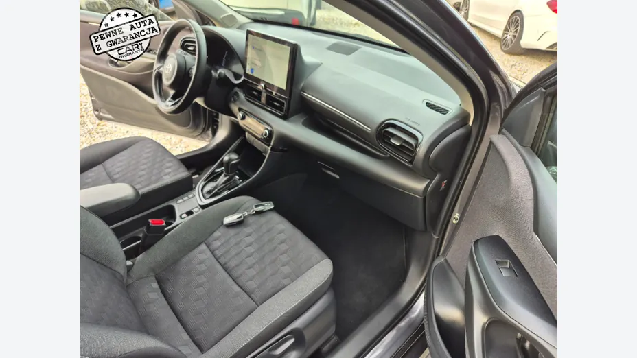 TOYOTA Yaris -