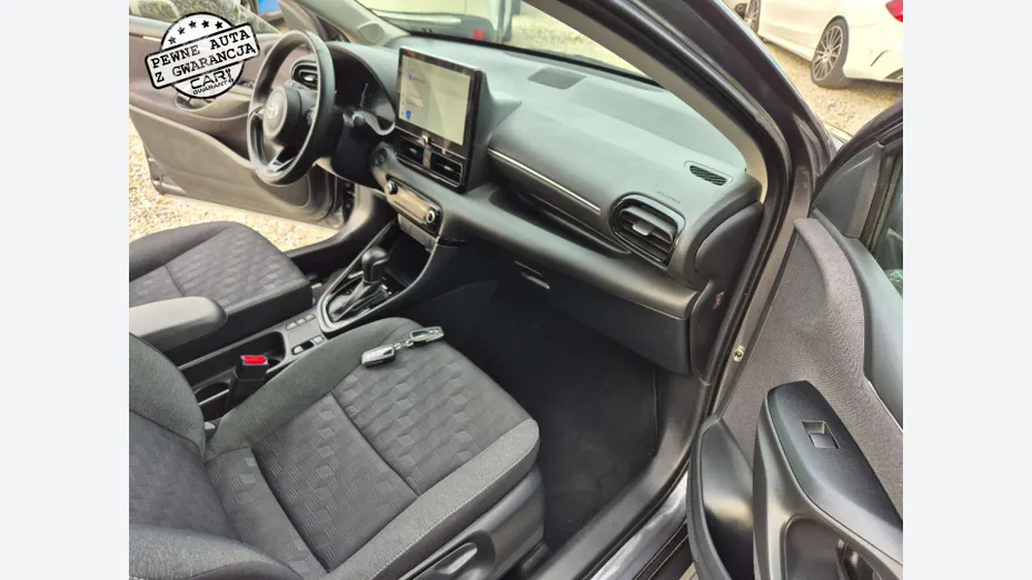 TOYOTA Yaris -