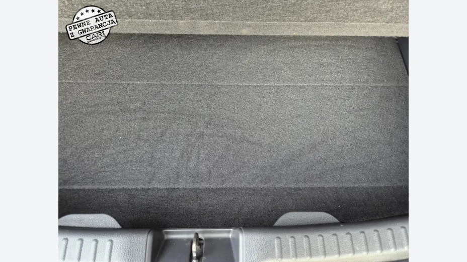 TOYOTA Yaris -