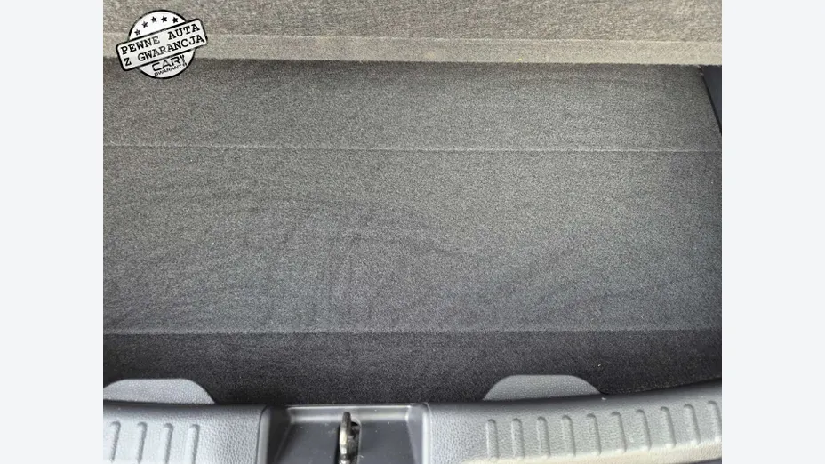 TOYOTA Yaris -
