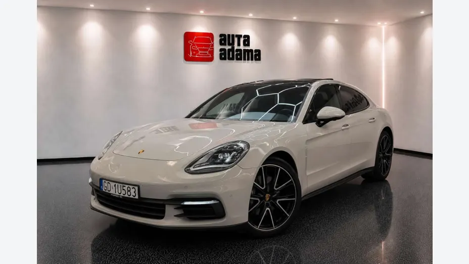 PORSCHE Panamera -