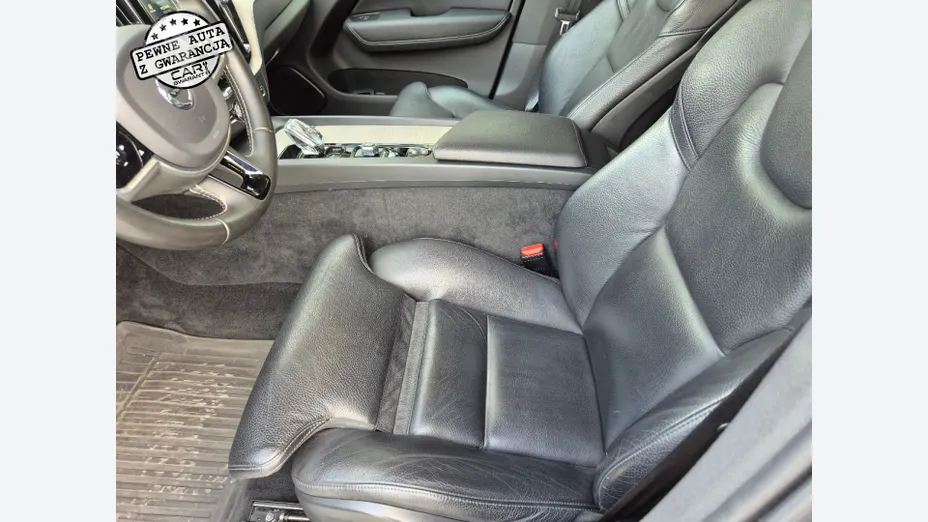 VOLVO XC60 -