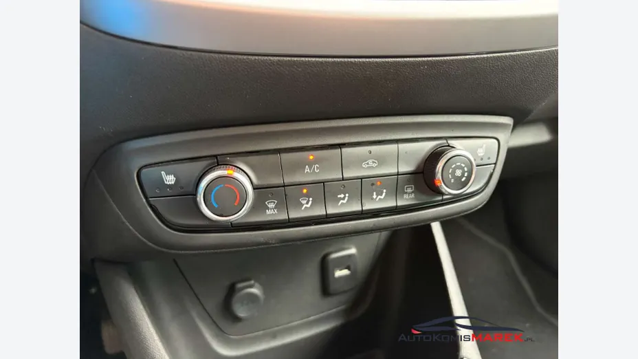 OPEL Crossland X -