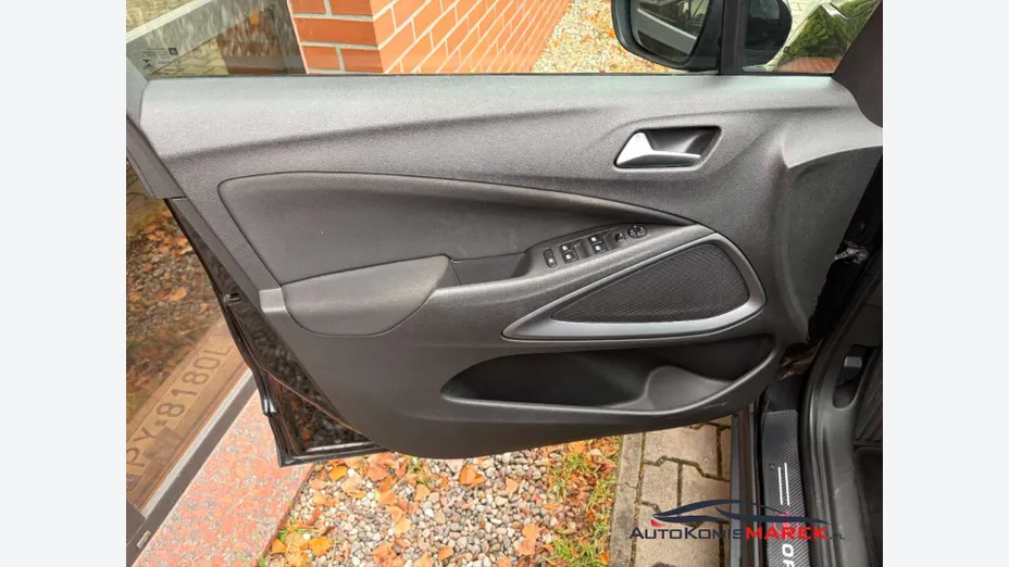 OPEL Crossland X -