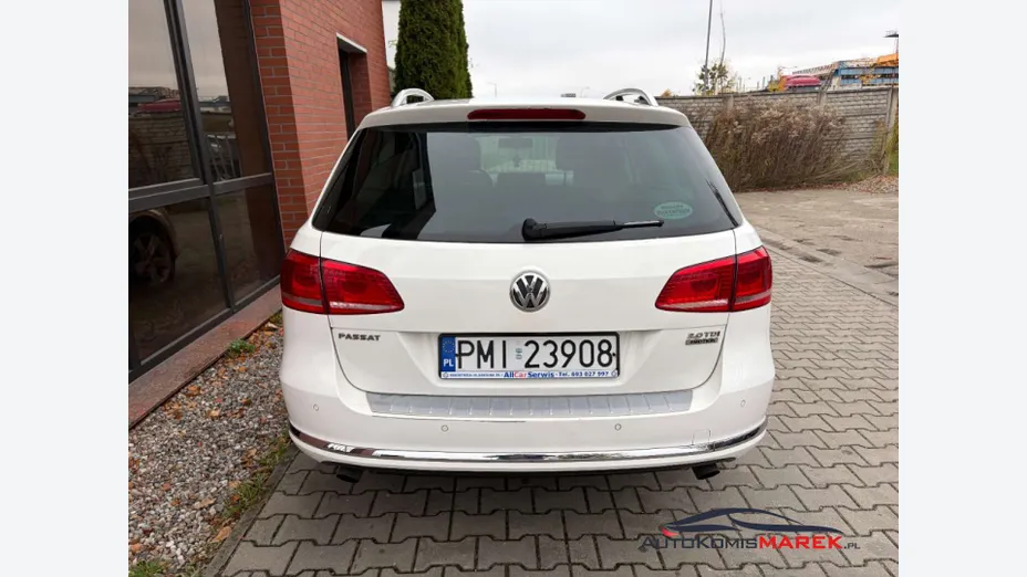 VOLKSWAGEN Passat -