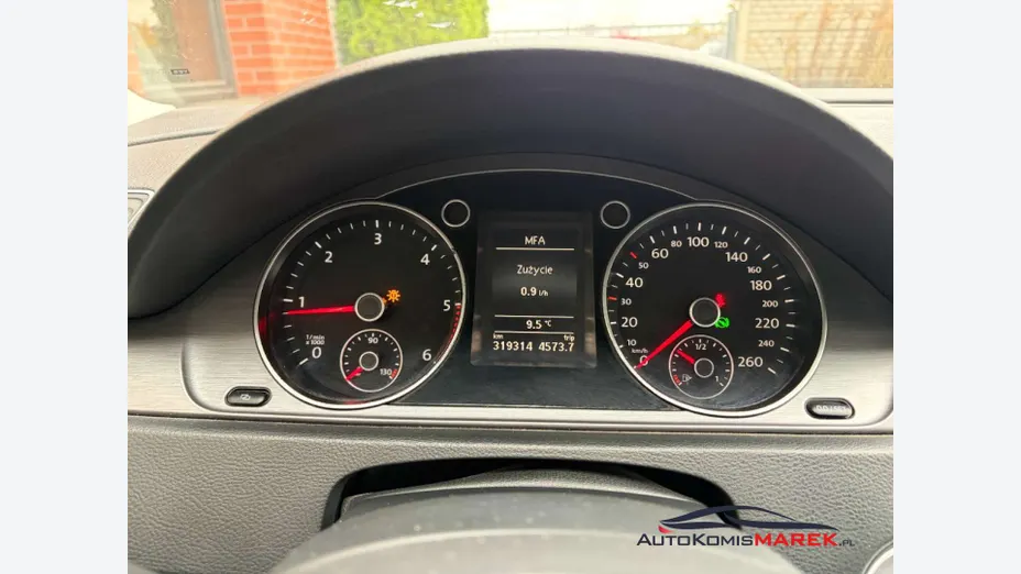 VOLKSWAGEN Passat -