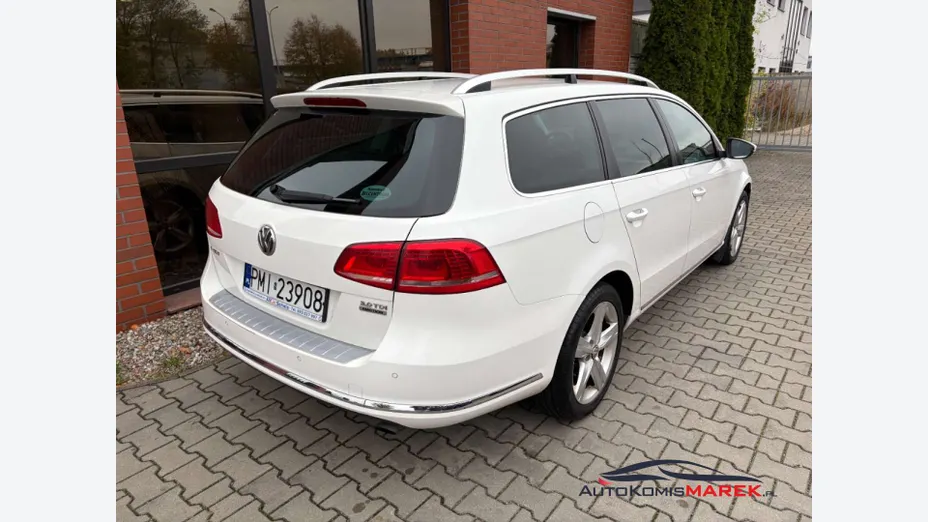 VOLKSWAGEN Passat -
