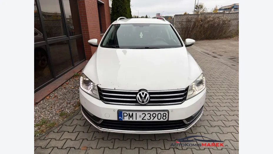 VOLKSWAGEN Passat -
