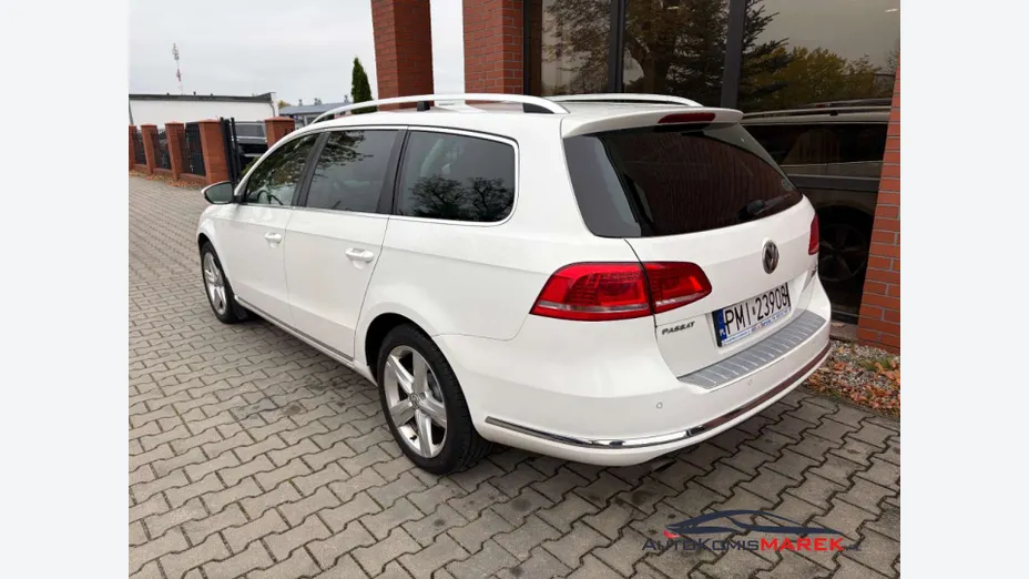 VOLKSWAGEN Passat -