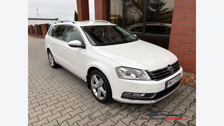 VOLKSWAGEN Passat -