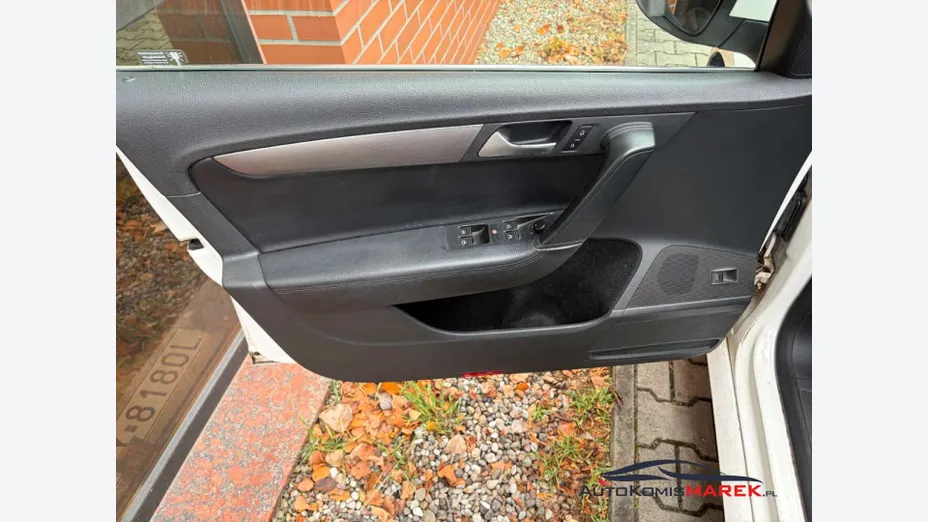 VOLKSWAGEN Passat -
