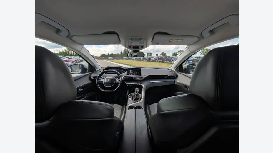 PEUGEOT 5008 -