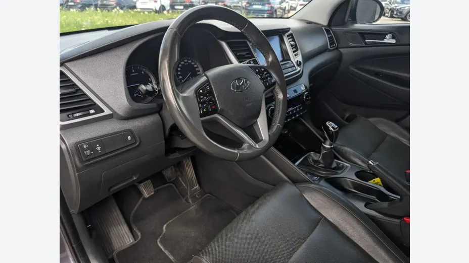 HYUNDAI Tucson -