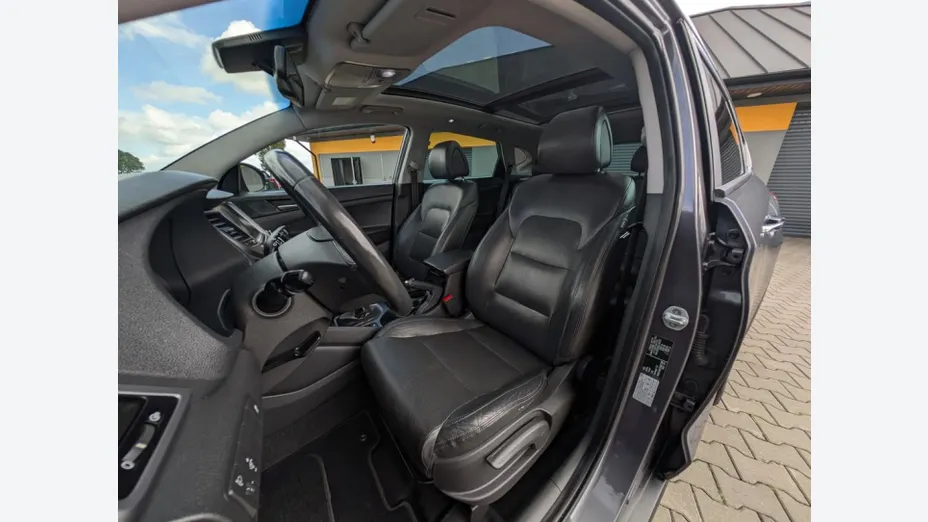 HYUNDAI Tucson -