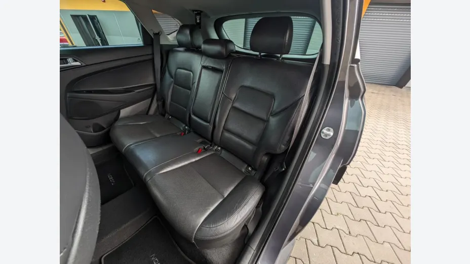 HYUNDAI Tucson -