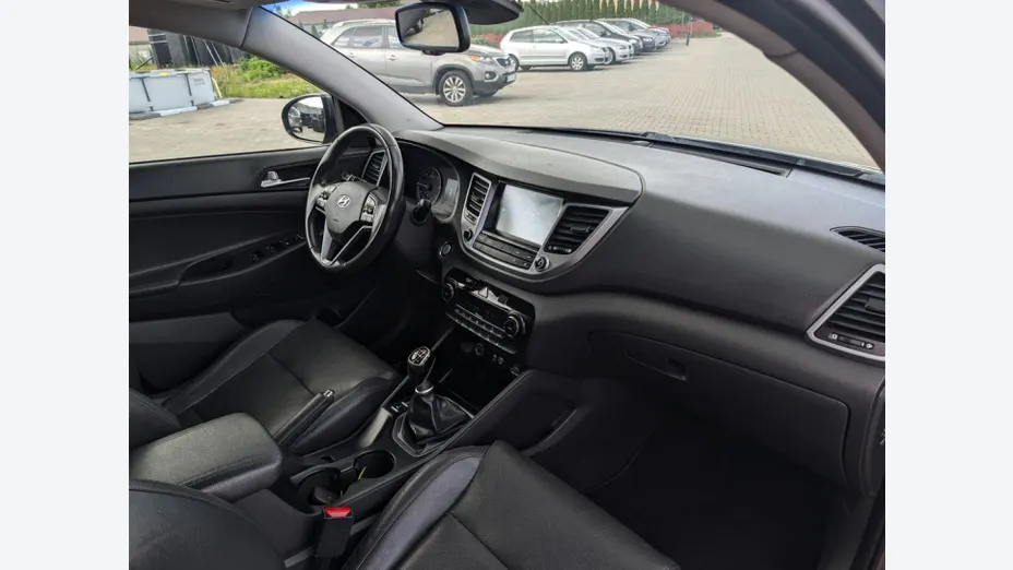 HYUNDAI Tucson -