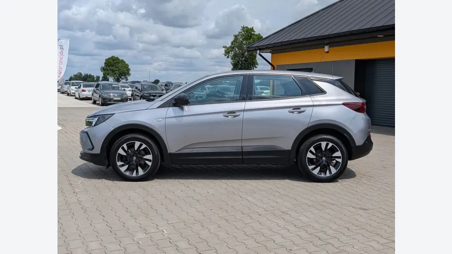 OPEL Grandland -