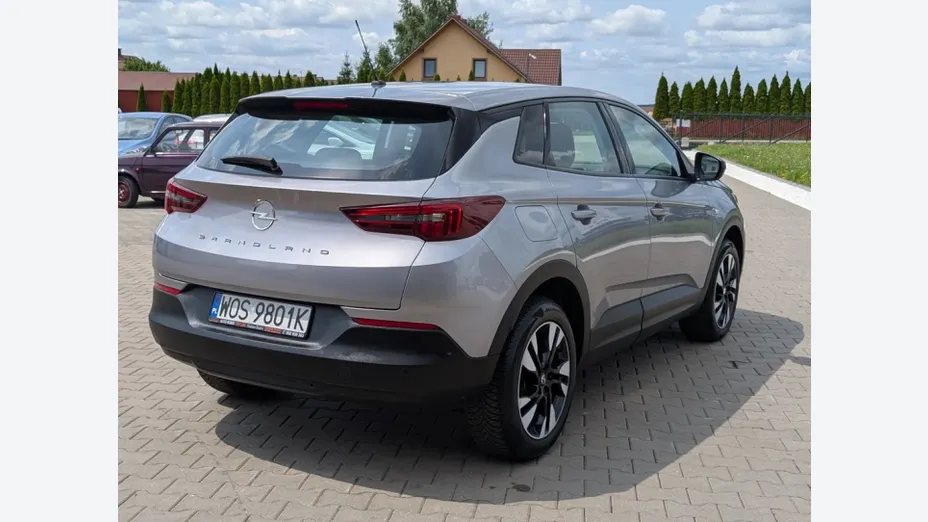 OPEL Grandland -