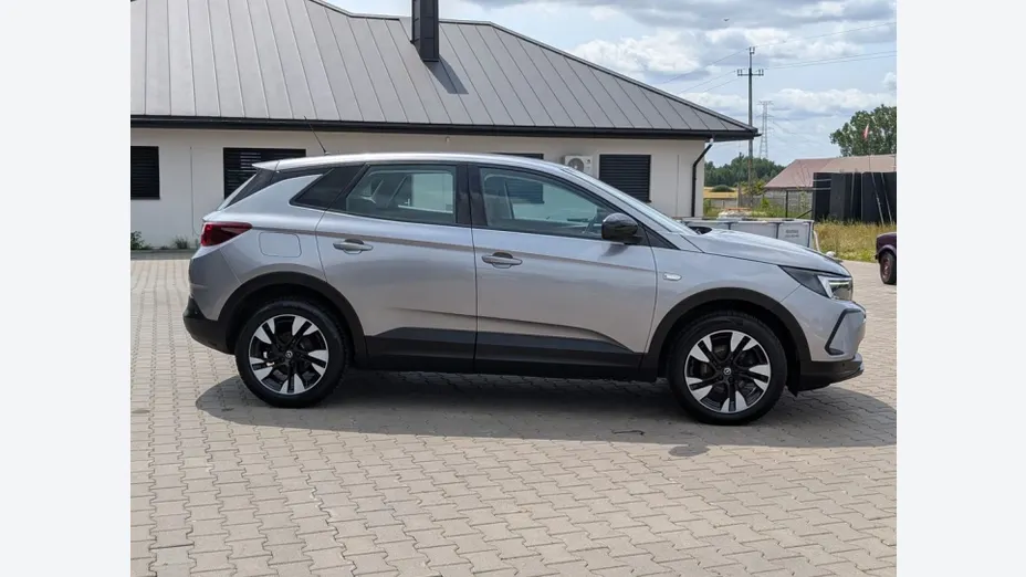 OPEL Grandland -