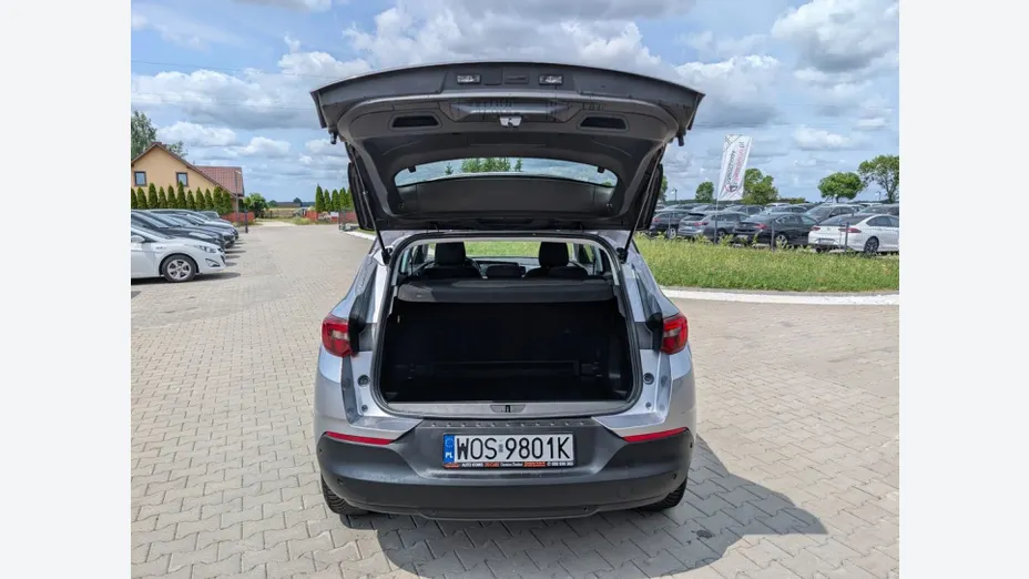 OPEL Grandland -