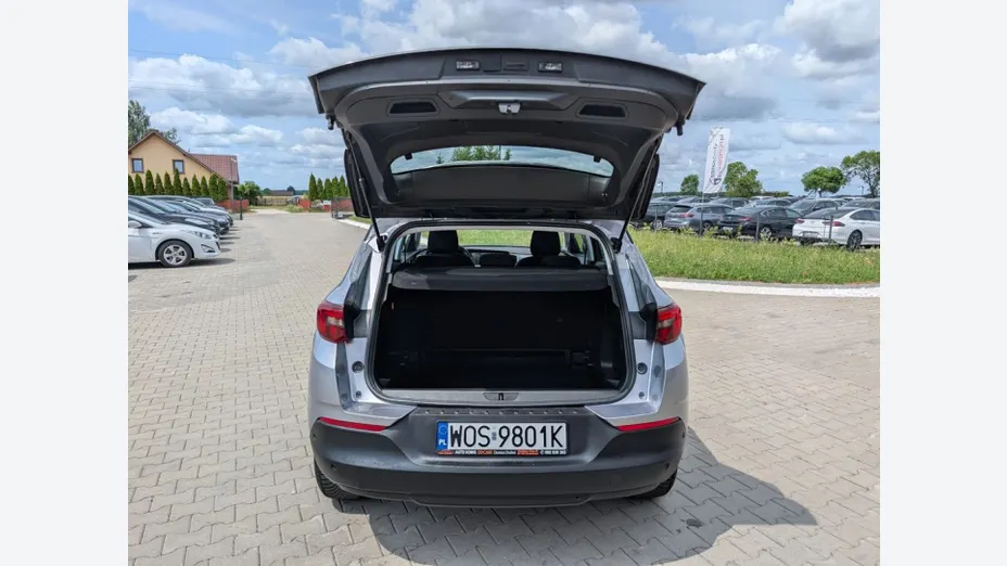 OPEL Grandland -