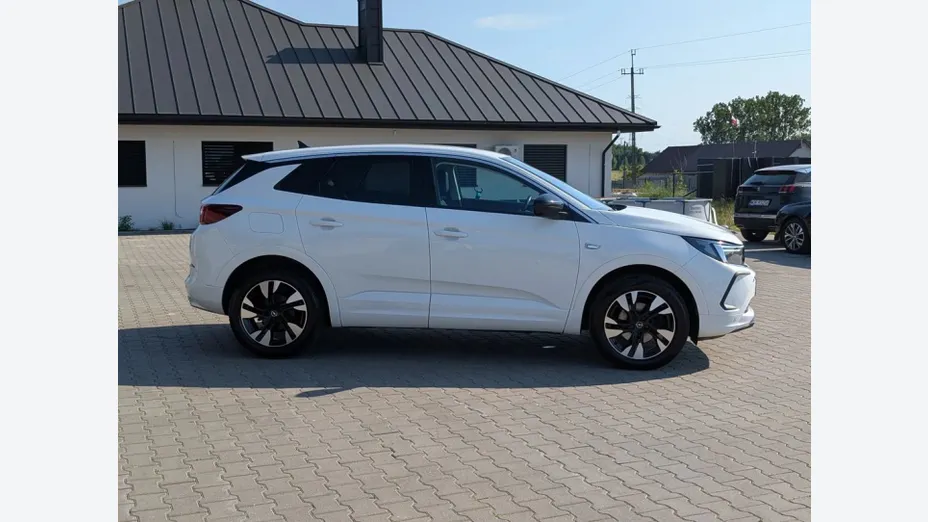 OPEL Grandland X -