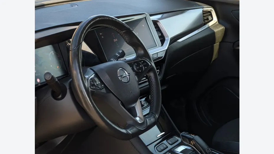 OPEL Grandland X -