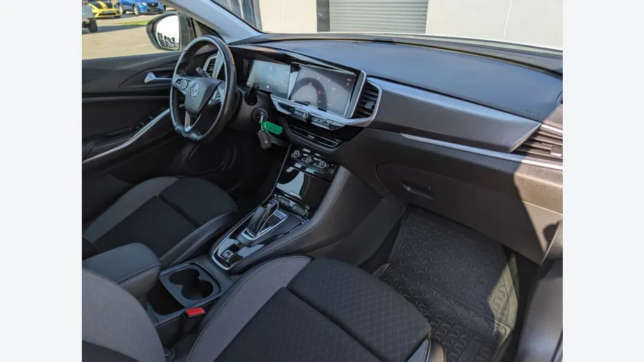 OPEL Grandland X -
