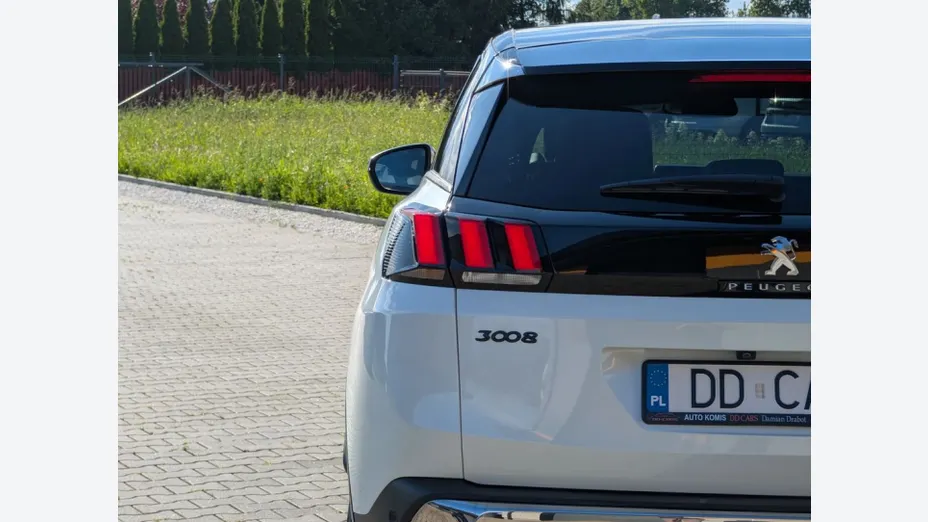 PEUGEOT 3008 -