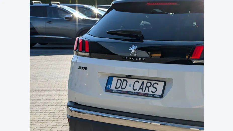 PEUGEOT 3008 -