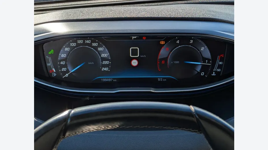 PEUGEOT 3008 -