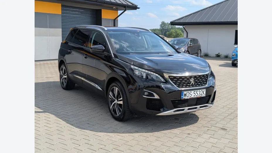 PEUGEOT 5008 -
