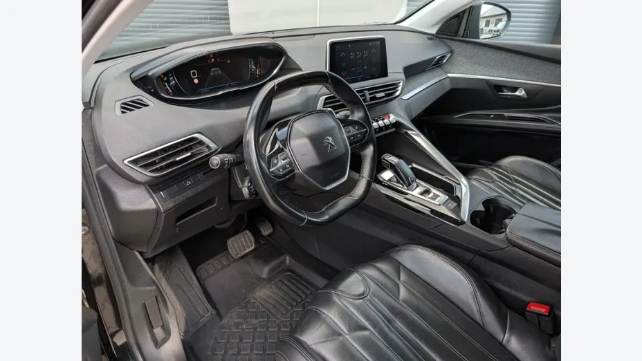 PEUGEOT 5008 -