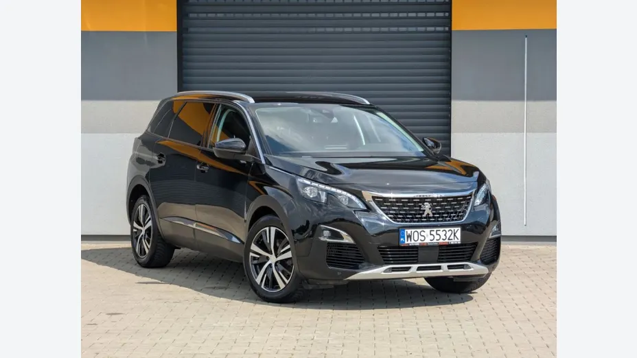 PEUGEOT 5008 -
