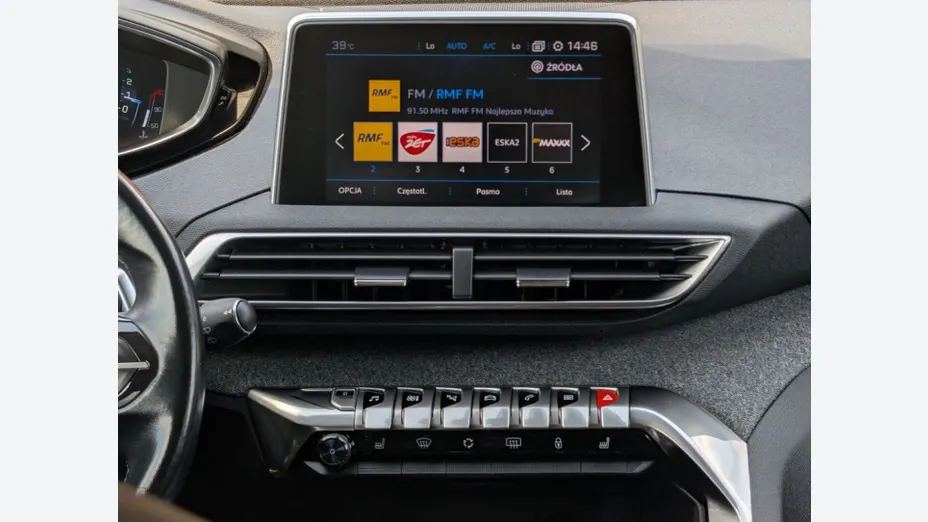 PEUGEOT 5008 -