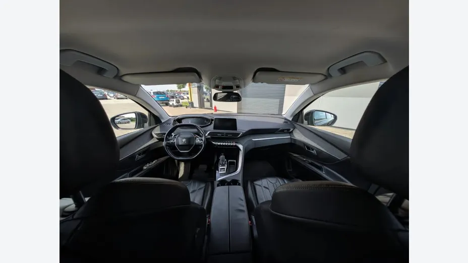 PEUGEOT 5008 -