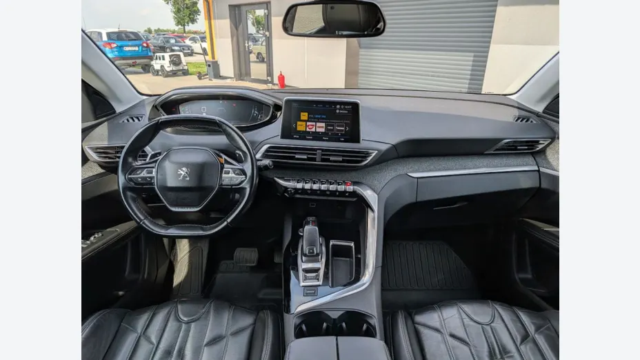 PEUGEOT 5008 -
