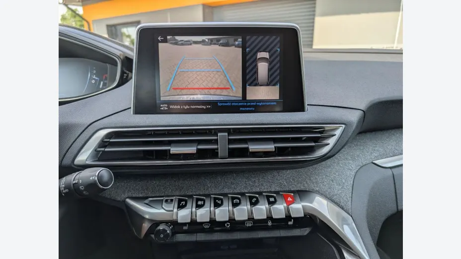 PEUGEOT 5008 -