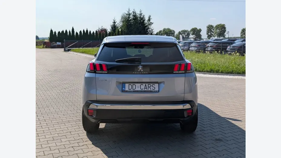 PEUGEOT 3008 -