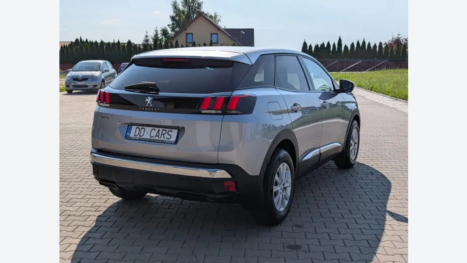PEUGEOT 3008 -