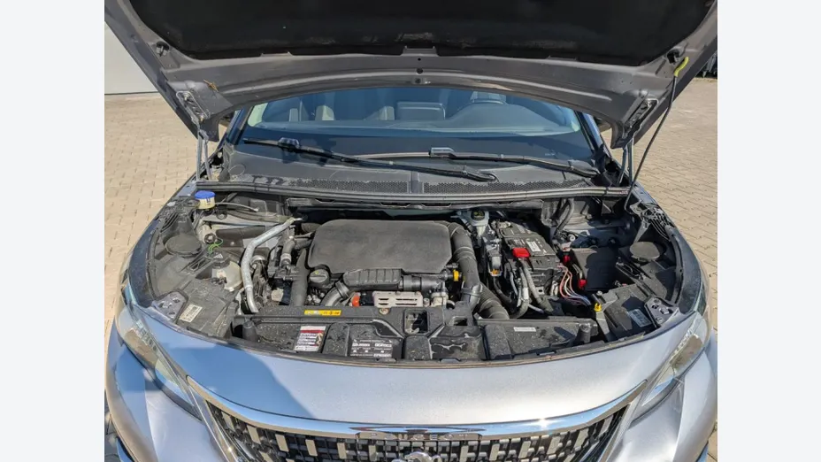 PEUGEOT 3008 -