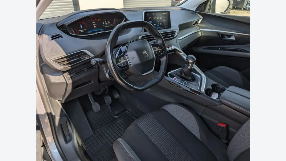 PEUGEOT 3008 -
