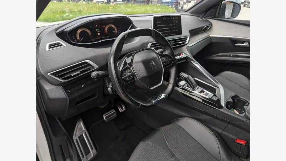 PEUGEOT 3008 -
