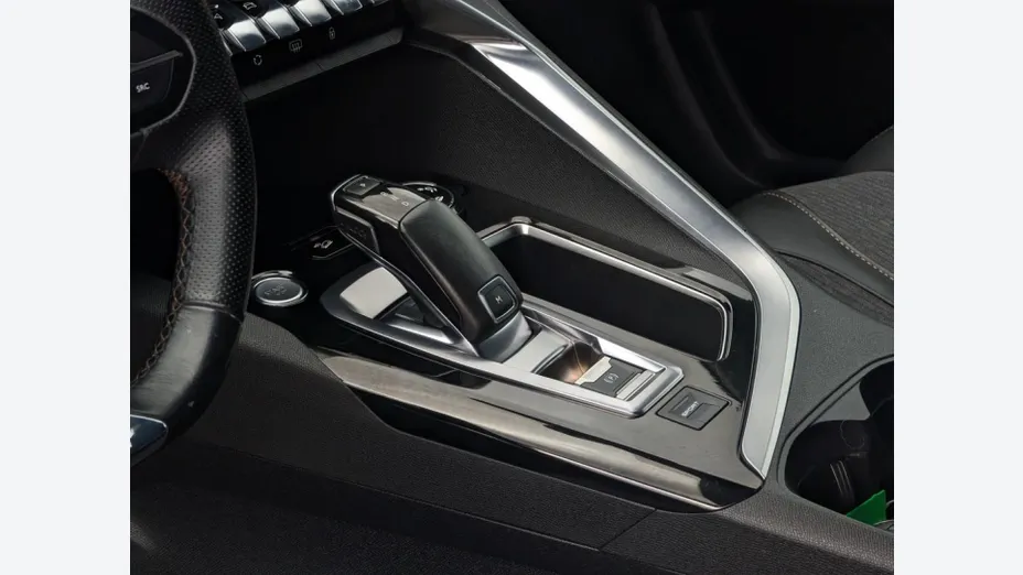 PEUGEOT 3008 -