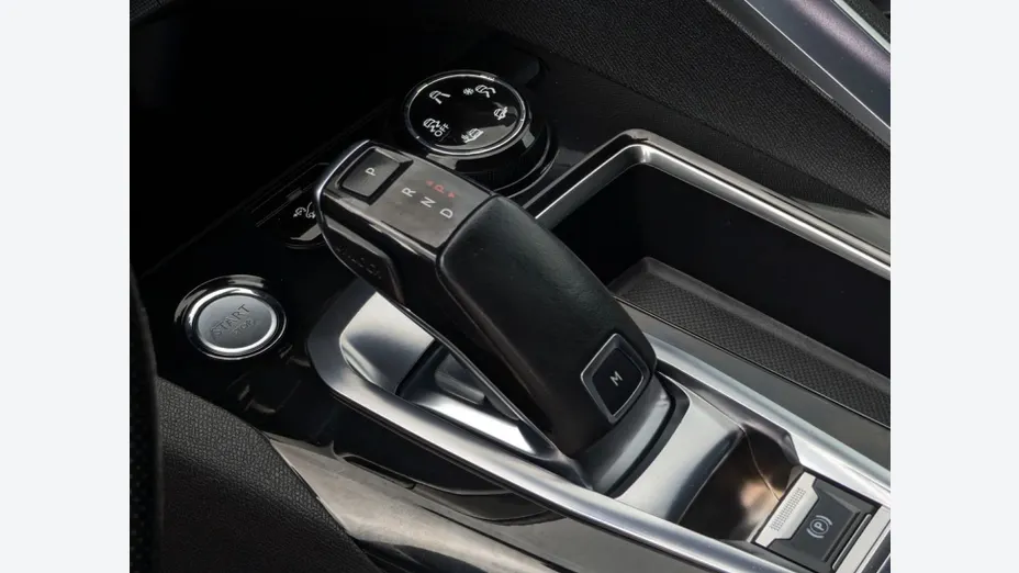 PEUGEOT 3008 -
