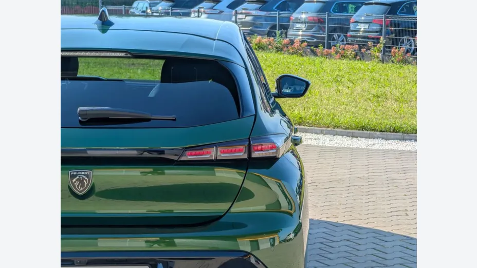 PEUGEOT 308 -
