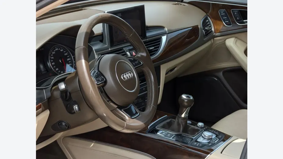 AUDI A6 -