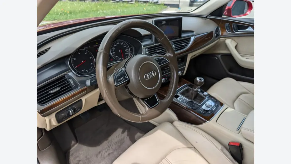 AUDI A6 -
