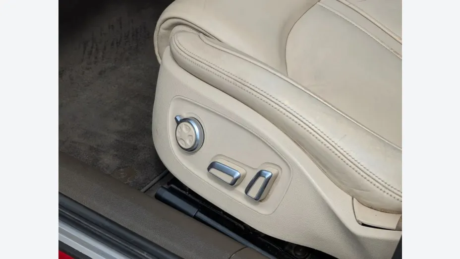AUDI A6 -