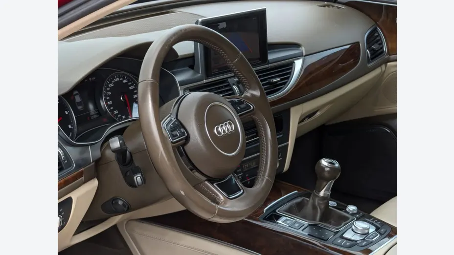 AUDI A6 -